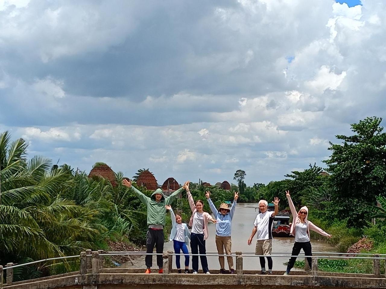 Mekong Pottery Homestay, Green-Friendly & Boat Tour Віньлонґ Екстер'єр фото